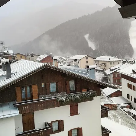 Fronte Piste Lägenhet *